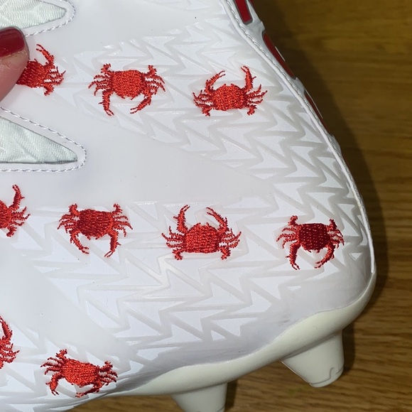 New without tags or box 
Under Armour Highlight Clutch Fit Crab Men’s size 11 - Picture 7 of 8